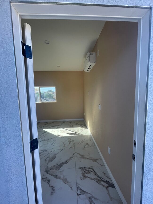 Building Photo - 7642 Etiwanda Ave