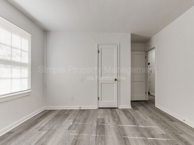 Building Photo - 405 E Northrup Dr