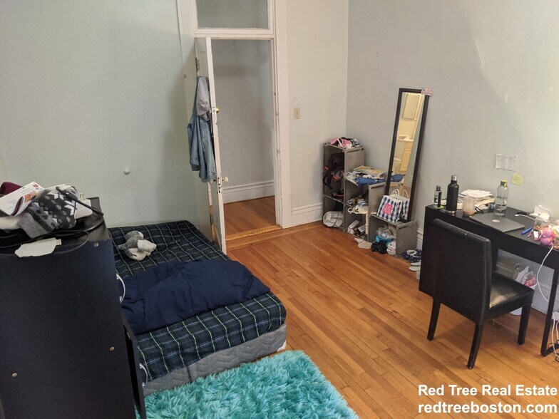 Building Photo - 80 Fenway St