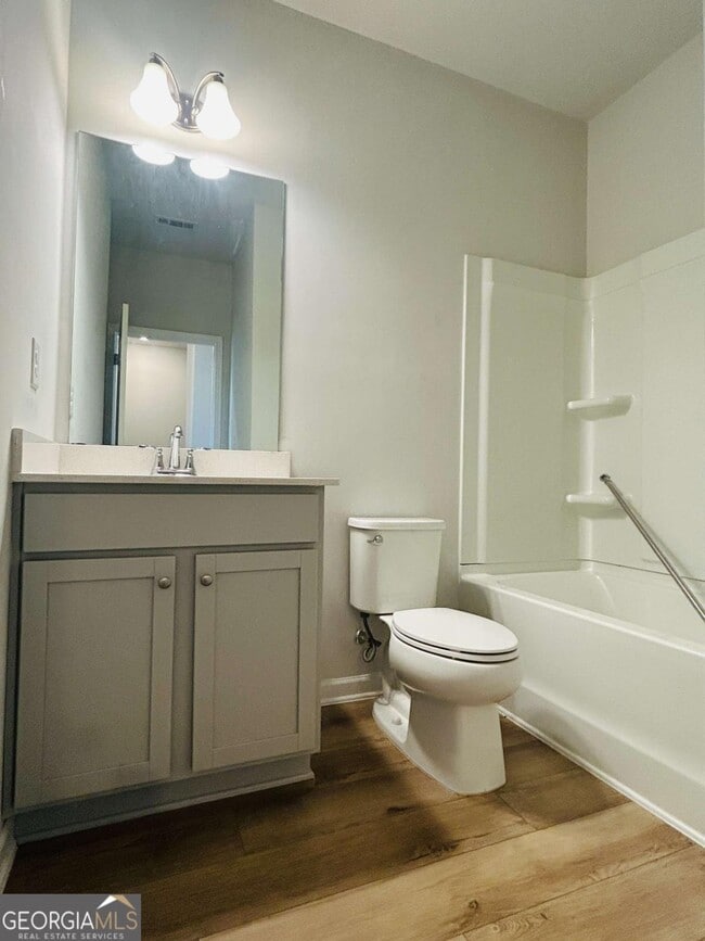 Building Photo - 140 Reese St