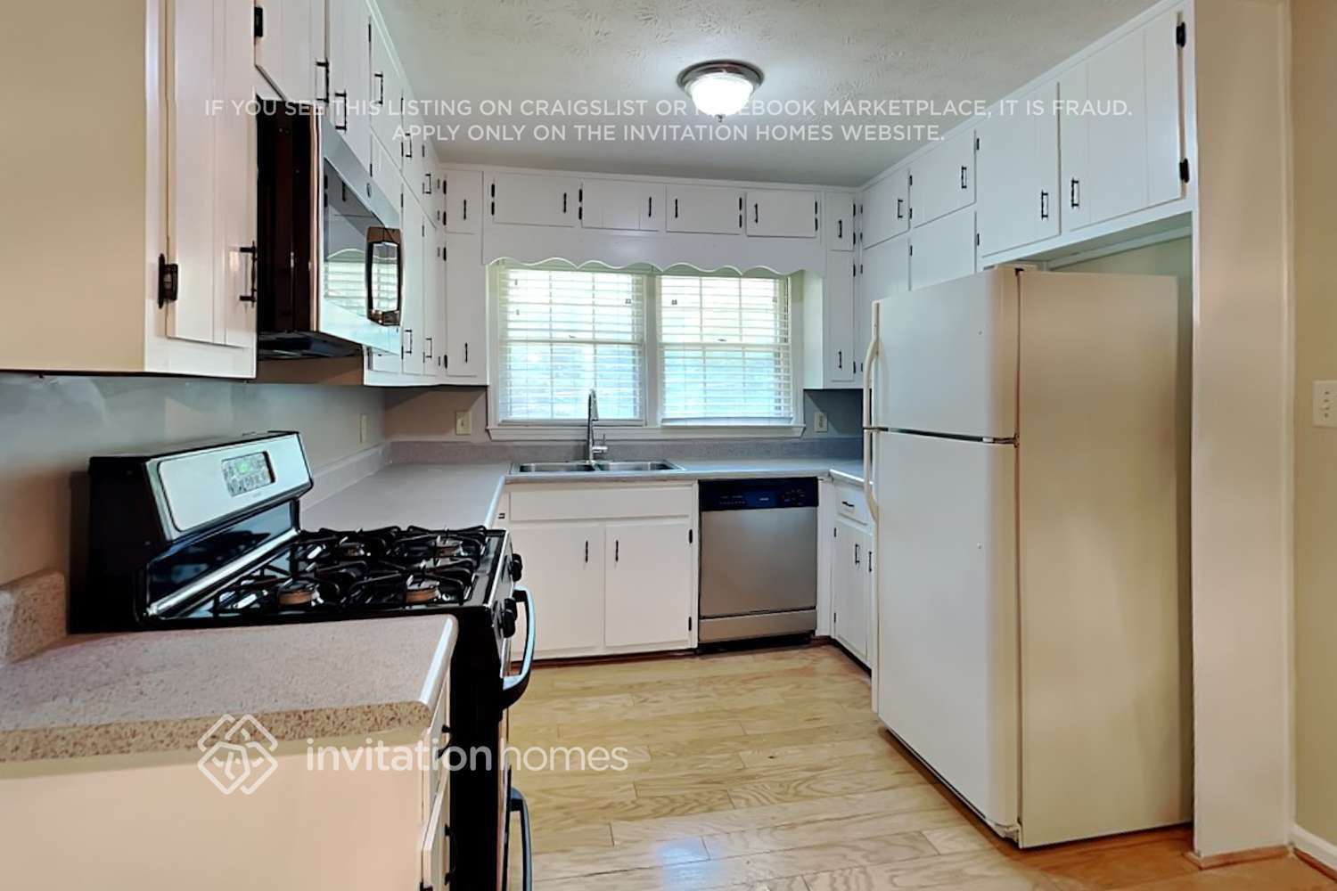 Building Photo - 3158 Larkspur Cir SW