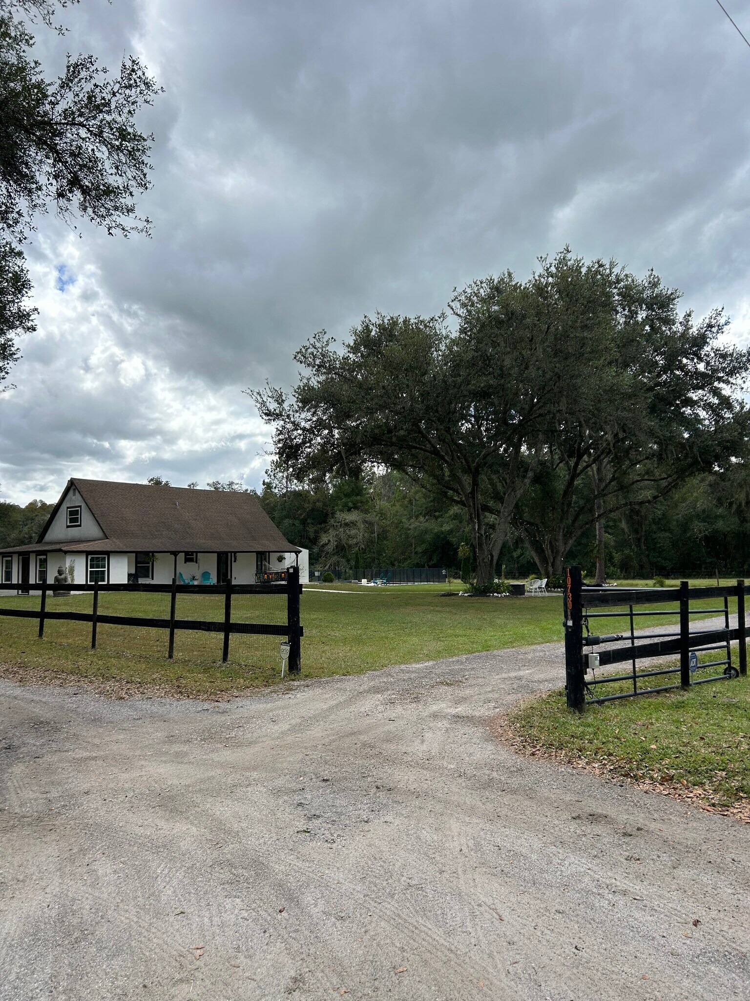 Building Photo - 10730 Crystal Springs Rd
