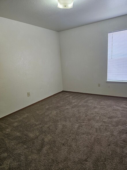 Building Photo - 51 Cedar Creek Ct