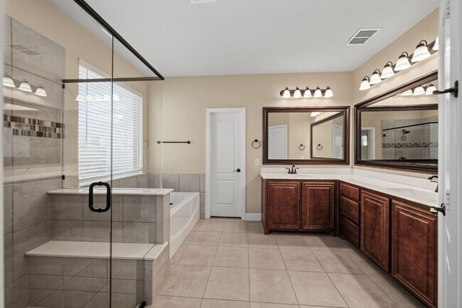 Building Photo - 504 Ridgewater Trail