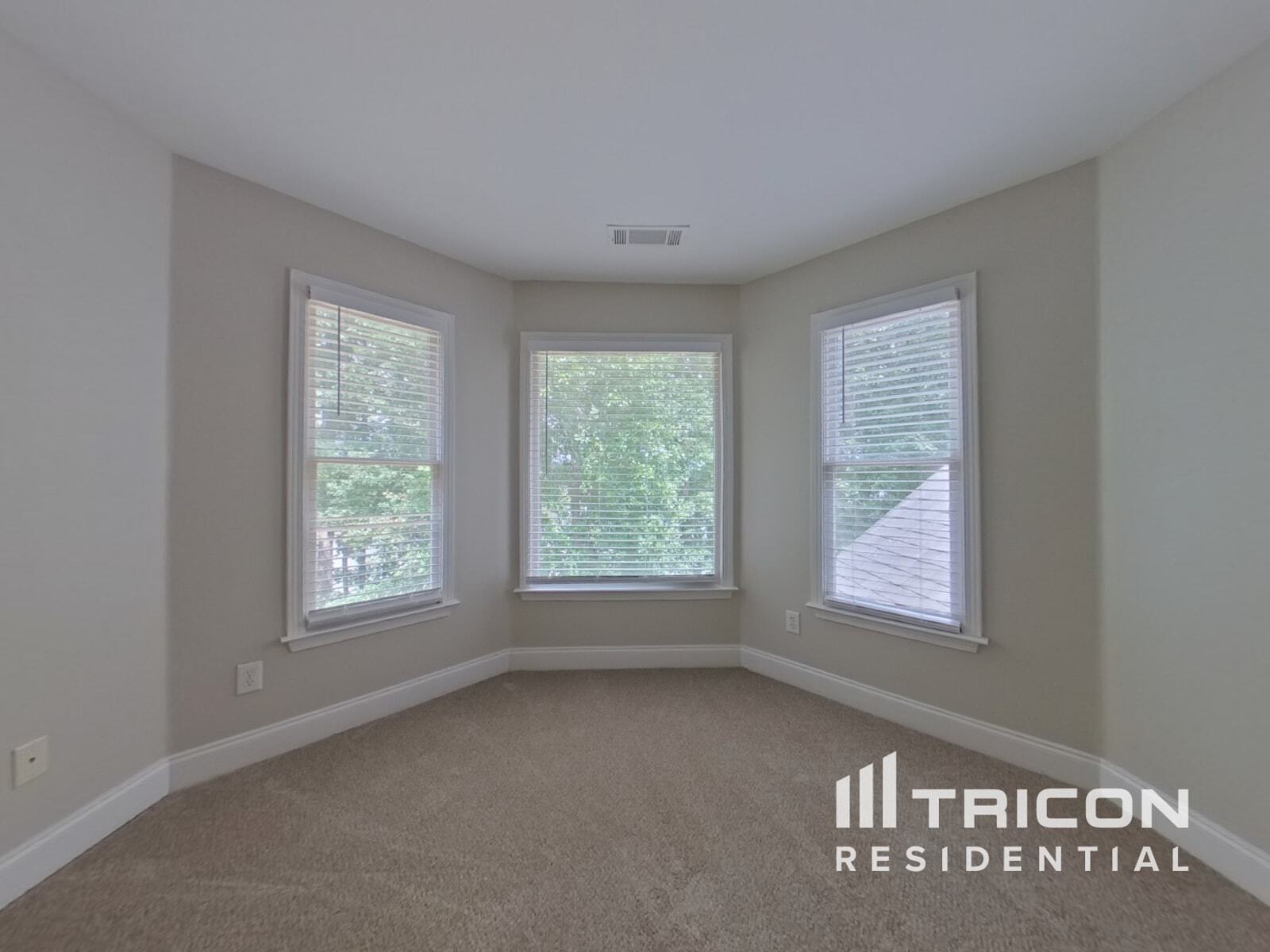 Building Photo - 6868 Glen Cove Ln