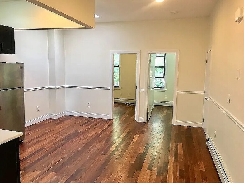 Building Photo - 1215 Hancock St