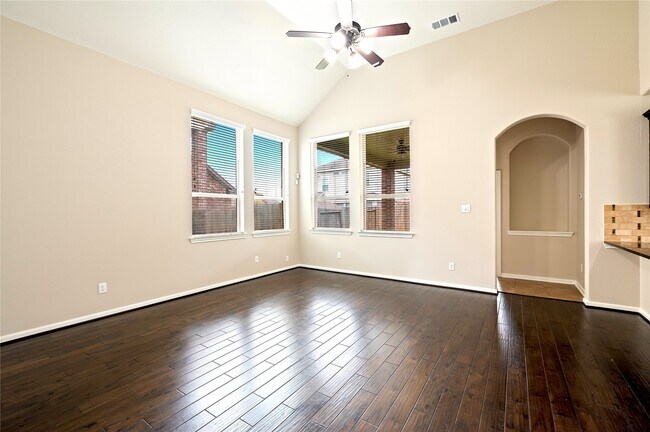 Building Photo - 6526 Hunters Creek Ln