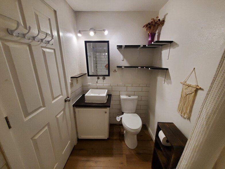 lots of storage - 310 S 174th Pl