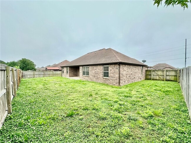 Building Photo - 441 Sorrento Dr