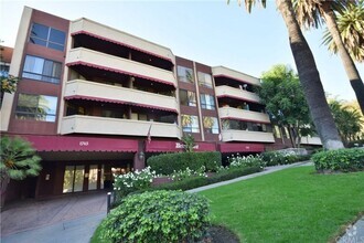 Building Photo - Beautiful Home In Desirable Hollywood Area!
