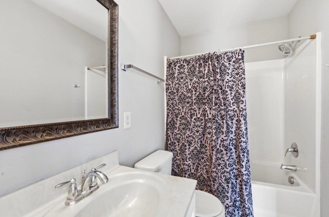 Building Photo - 1525 Pine Brook Ct