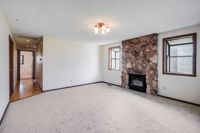 Building Photo - Beautiful 3 bed, 2 bath rental home in Milwaukie!