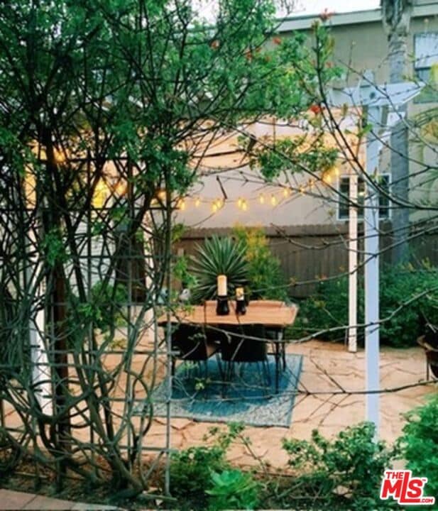 Building Photo - 2303 Dell Ave