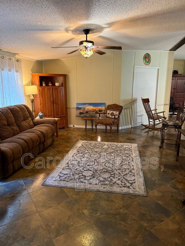 Building Photo - 906 Rolling Meadows Rd