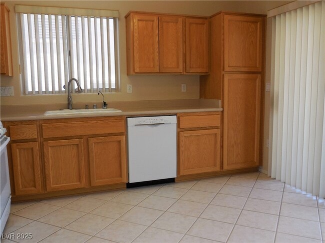 Building Photo - 10409 Sea Palms Ave