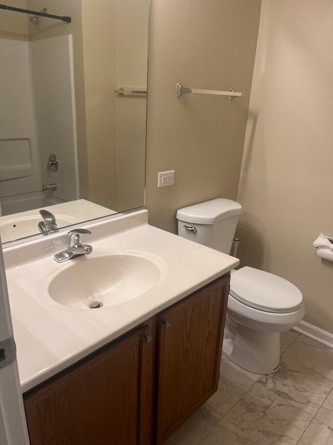 Building Photo - 1219 N Village Dr