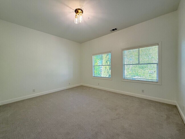 Building Photo - ? Elegant & Expansive Redwood City Home – ...