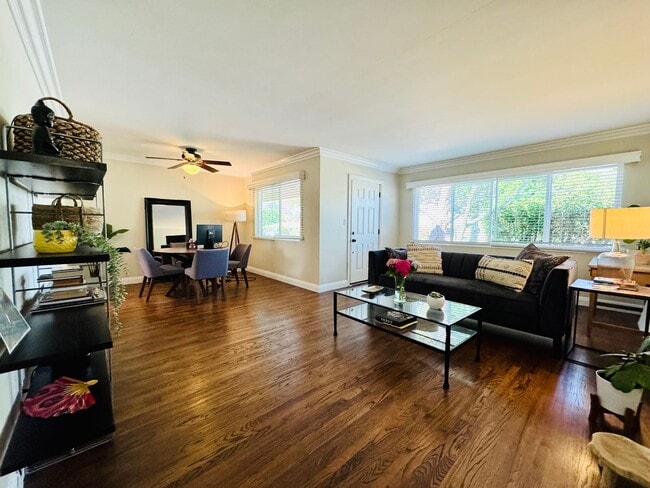 Building Photo - 4 BED / 2 BATH NEAR SDSU w/ LARGE BACKYARD...