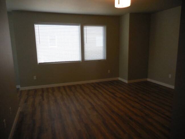 Building Photo - 127 N Lieser Rd