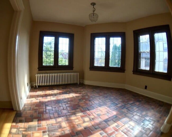 Building Photo - 4213 N Stowell Ave
