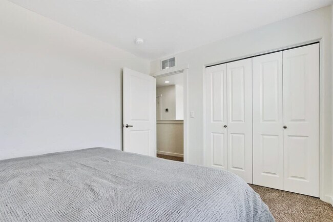 Building Photo - 5643 E Bollo St