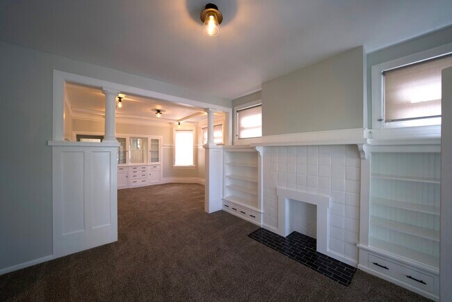 Building Photo - 40 N Meadowcroft Ave