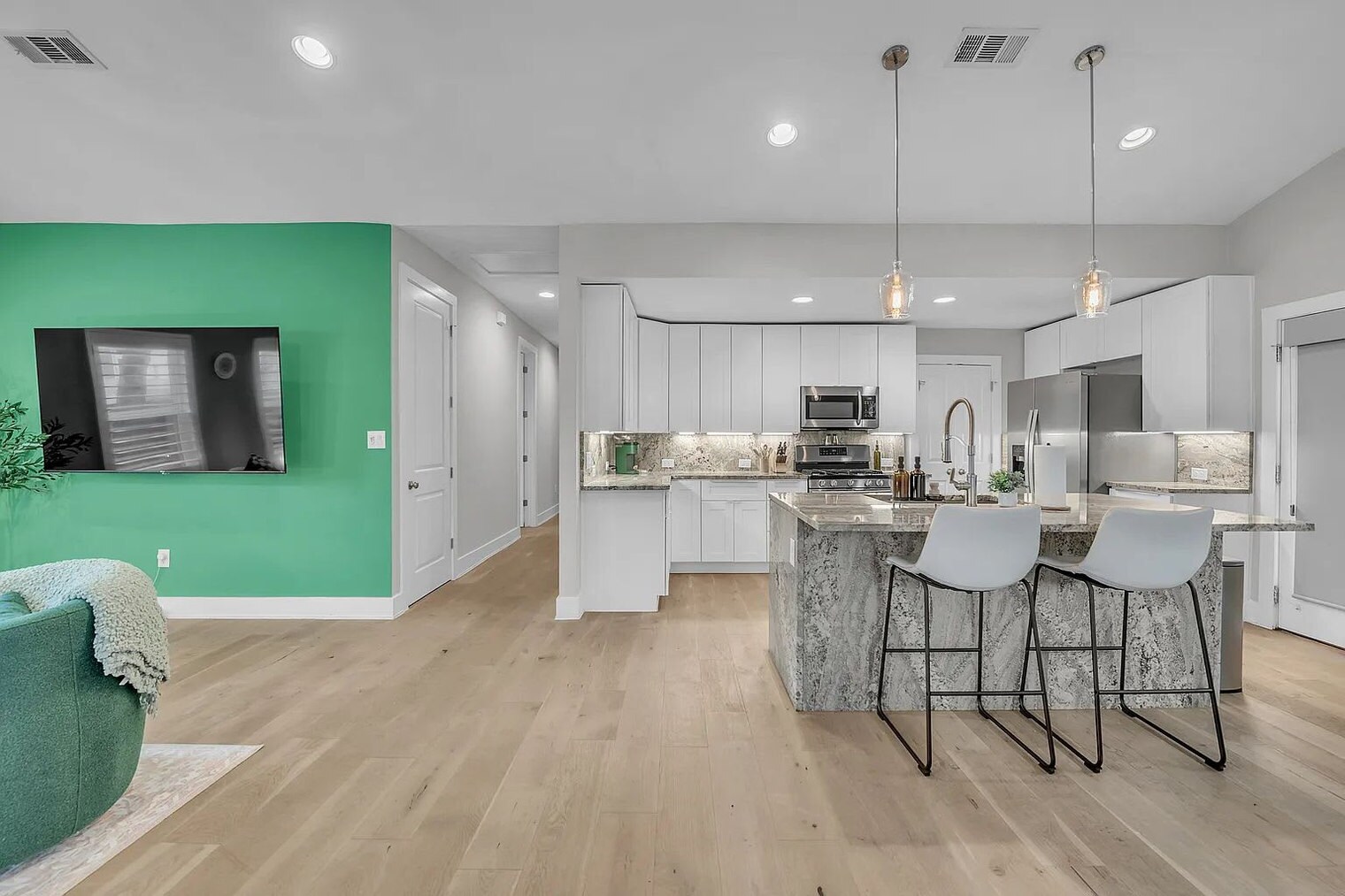 Building Photo - 4607 Sara Dr