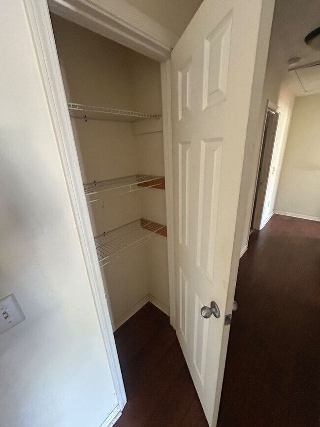 Building Photo - 9 Evan Ct