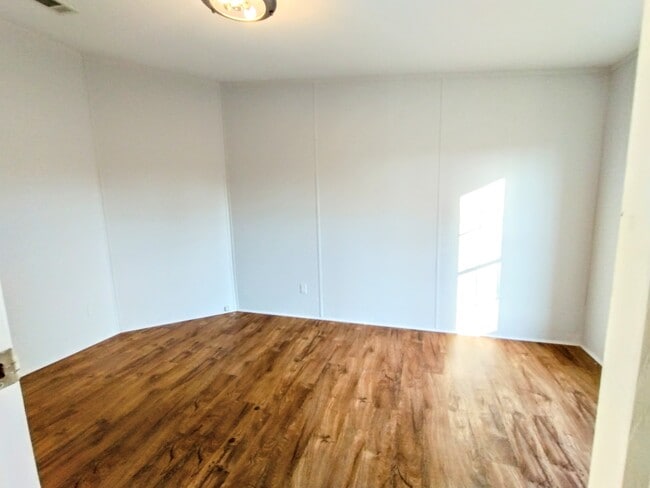 Building Photo - 299 Cayenne St