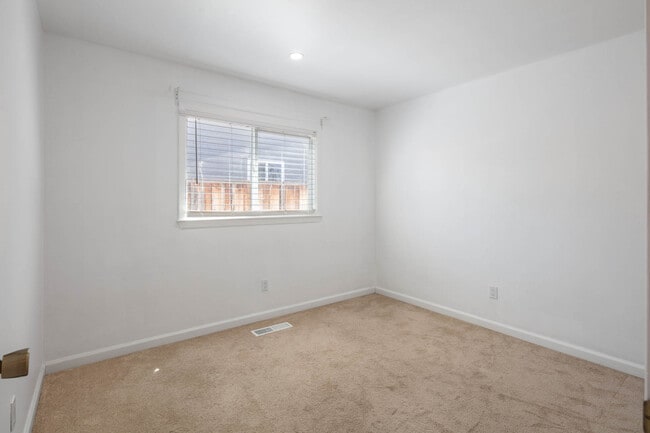 Building Photo - 2225 Mt Whitney Dr