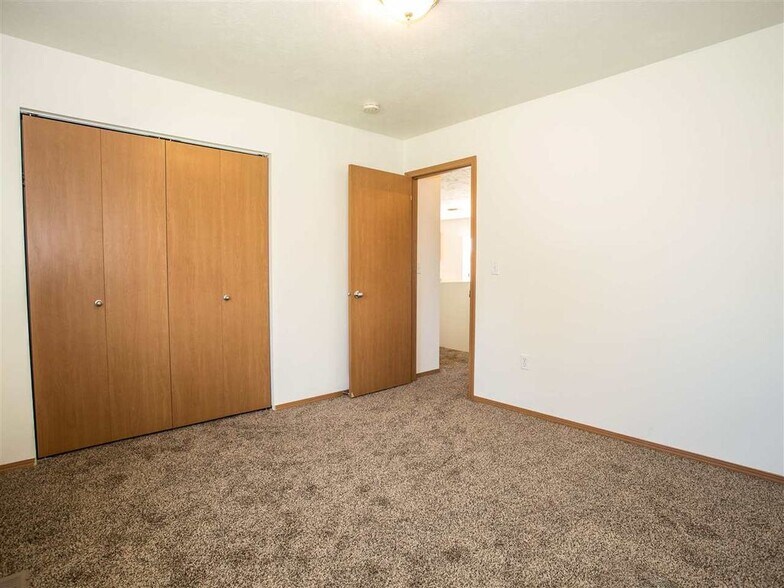 Building Photo - 4301 N Blake Rd