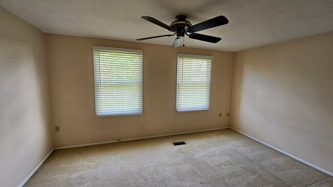 Building Photo - 1103 Bonnie Brae Dr