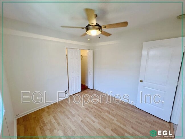 Building Photo - 837 Rose Ave