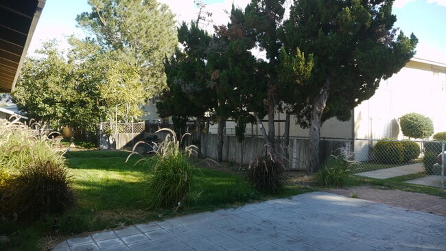 Building Photo - Charming 3-Bedroom Home with Upgraded Kitc...