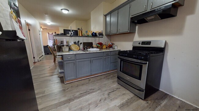 Building Photo - 65 West St