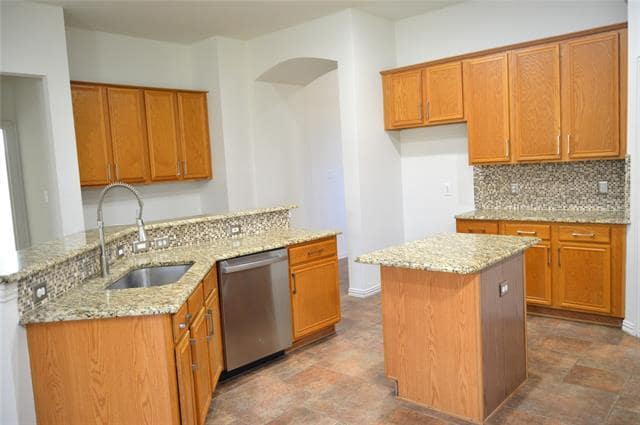 Building Photo - 307 Calstone Dr