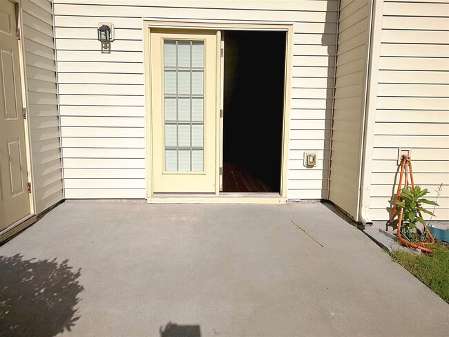 Building Photo - 509 Whitworth Ln