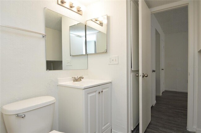 Building Photo - 5006 Moro Manor Dr