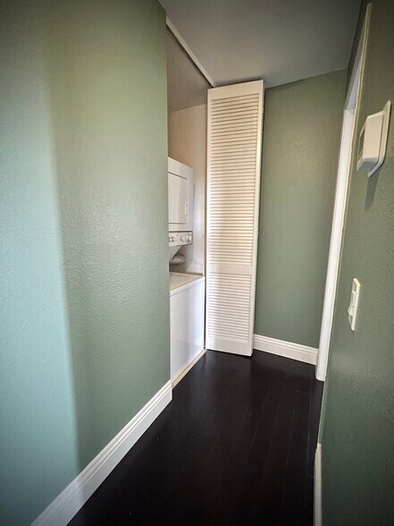 Hallway with washer/drier - 10341 Azuaga St