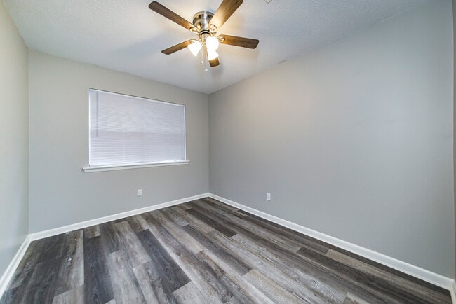 Building Photo - 17 Chalet St