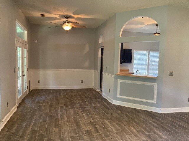 Building Photo - 2084 Presidio Dr