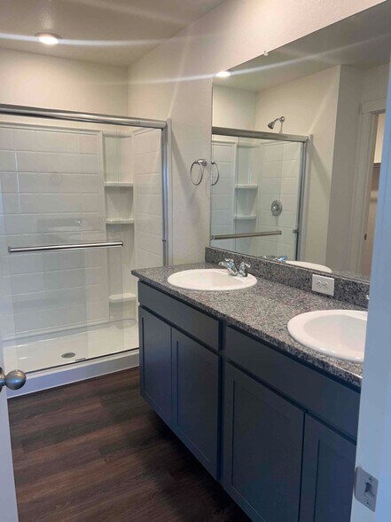 Building Photo - 6050 Amerifax Dr