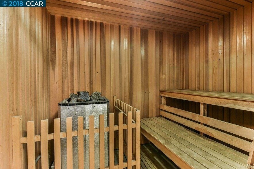 Building Photo - 101 Kinross Dr