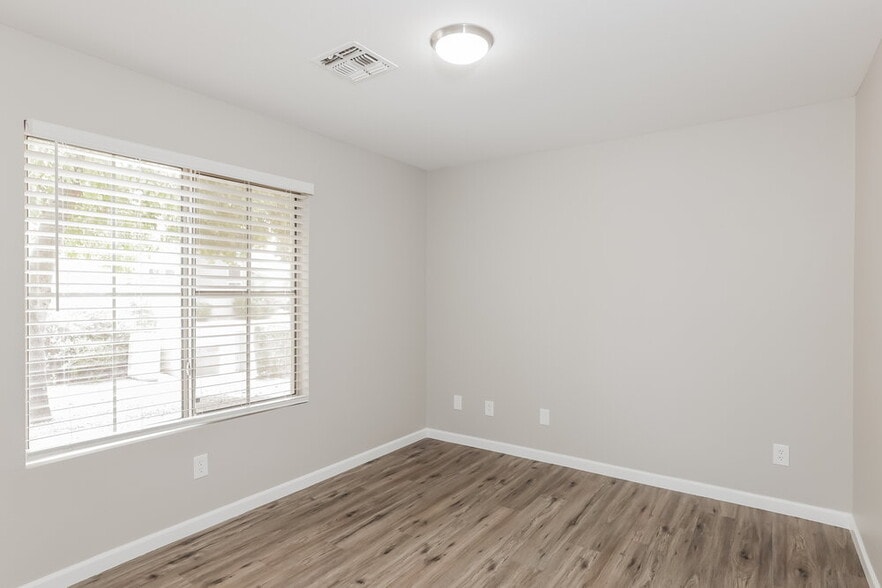 Building Photo - 20810 N 74th Ln