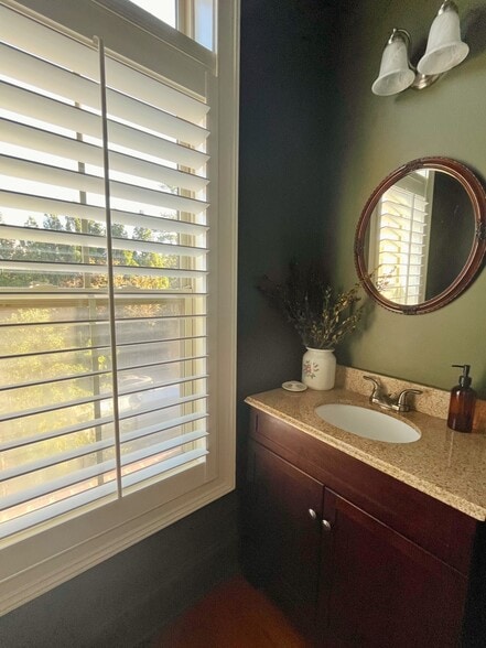 Building Photo - 6453 Chariot St