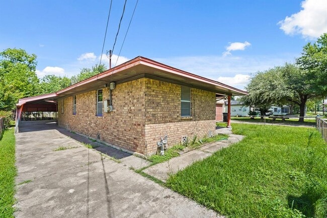 Building Photo - 2315 Leffingwell St