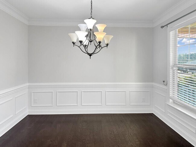 Building Photo - 1102 Dartmouth Dr