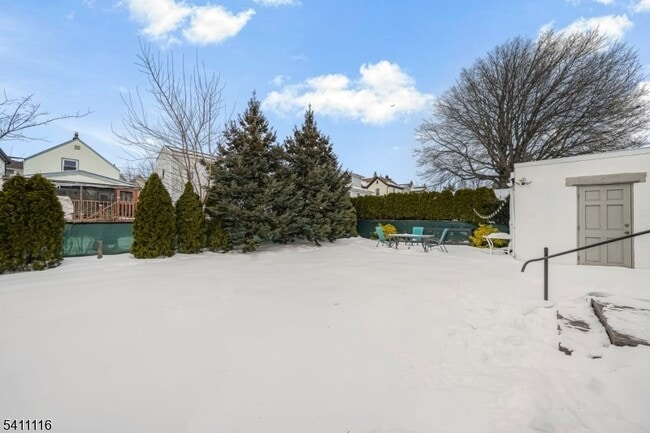 Building Photo - 416 2nd St