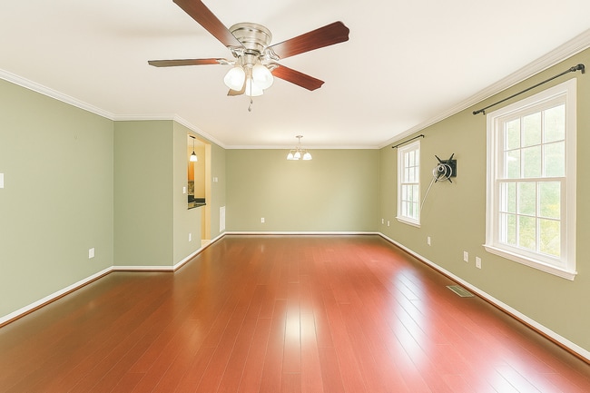 Building Photo - CONVENIENT TO FORT BELVOIR - LORTON TOWNHOUSE