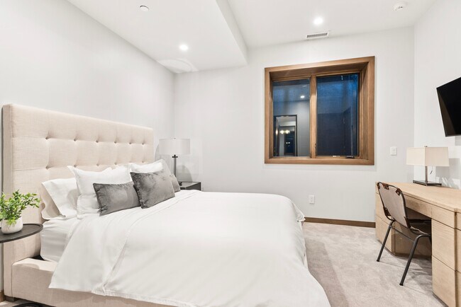 Building Photo - 522 Spruce St